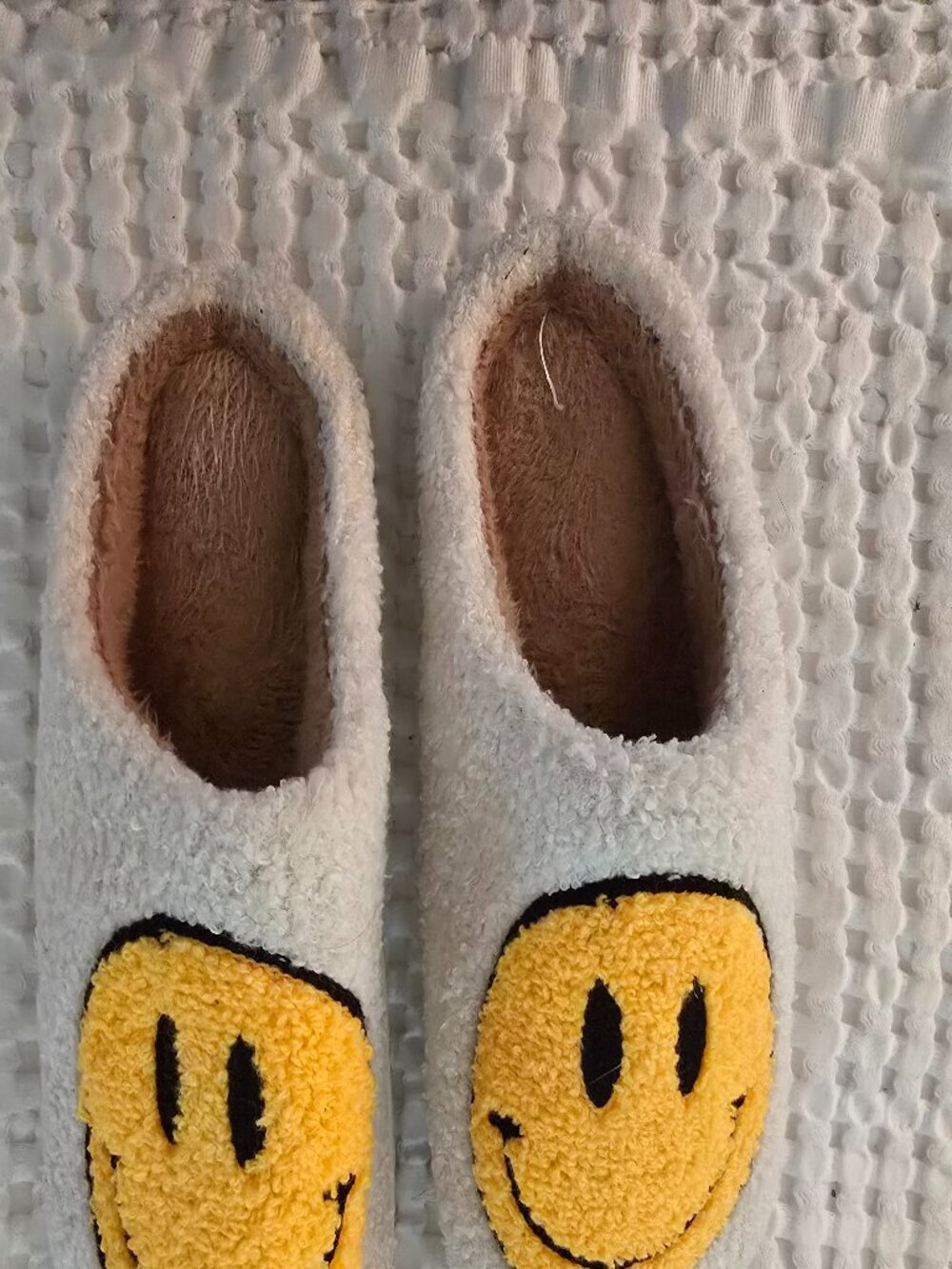 Comfy bedroom slippers - too big for me!